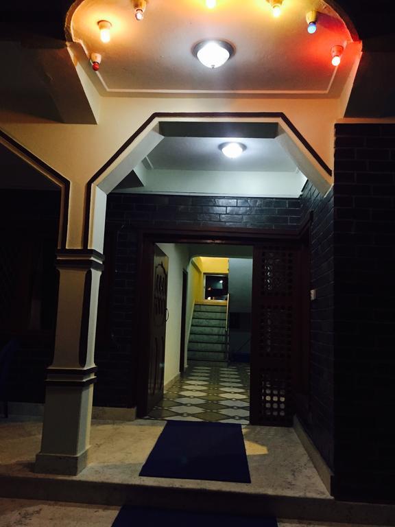 Hello Inn Guest House & Apartment Покхара Екстер'єр фото