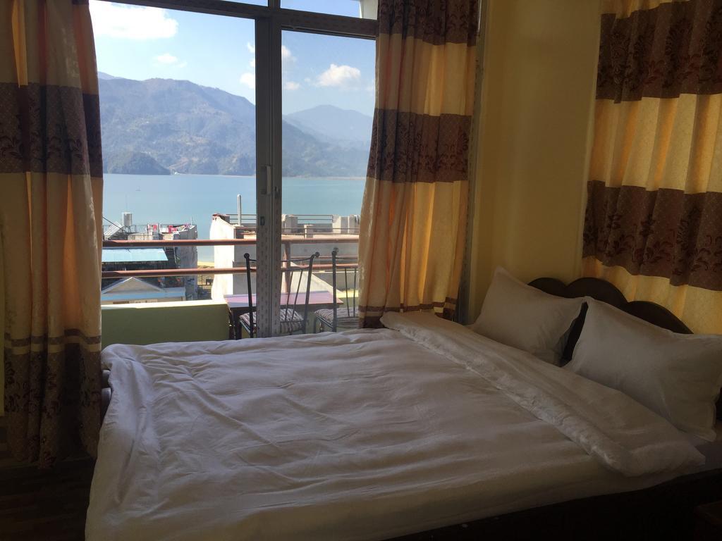Hello Inn Guest House & Apartment Покхара Екстер'єр фото