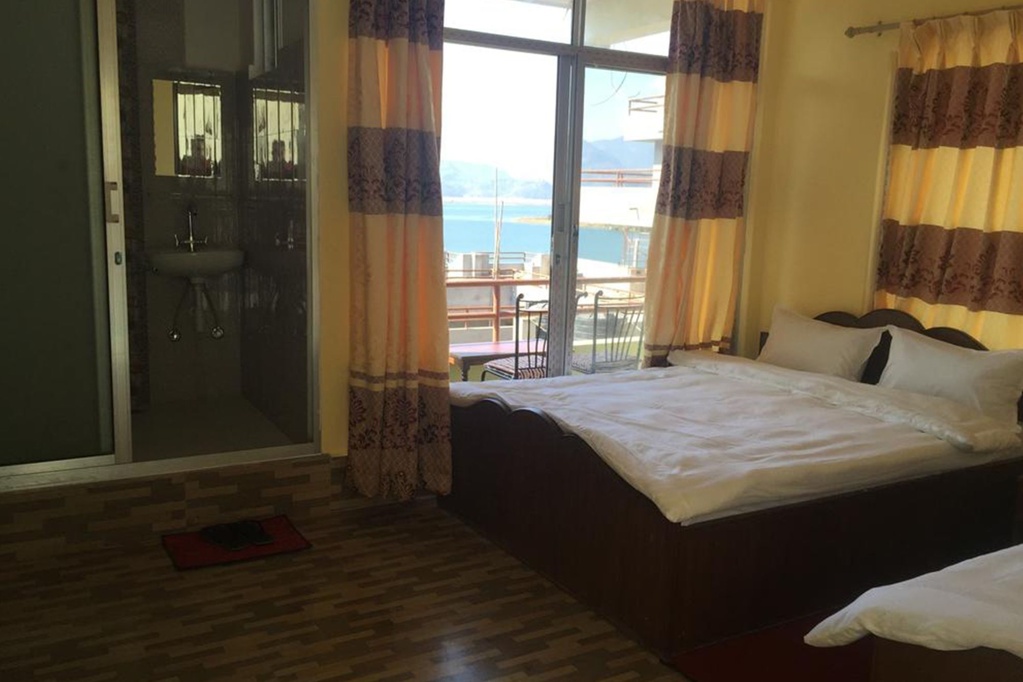 Hello Inn Guest House & Apartment Покхара Екстер'єр фото